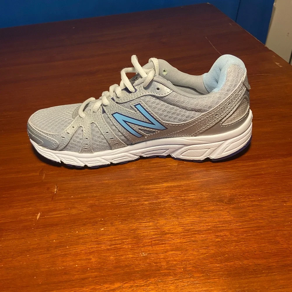 450v2 New Balance - Picture 3 of 4